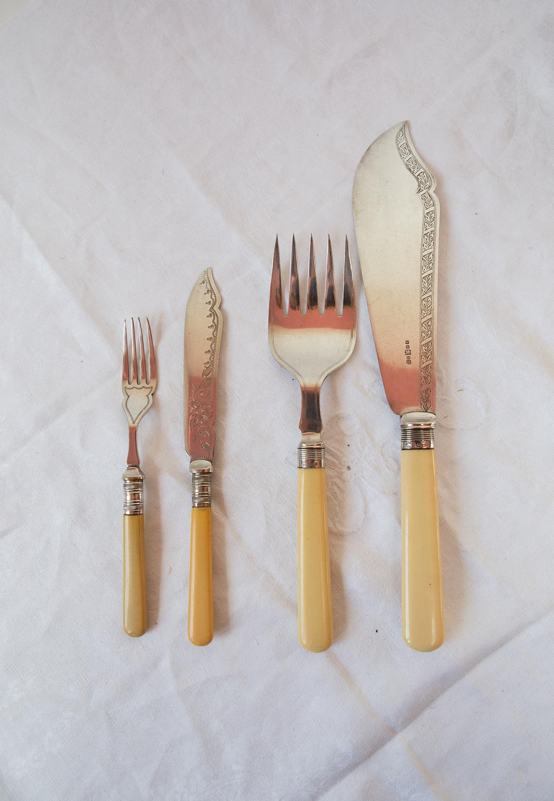 Antiguos cubiertos ingleses pescado c. 1900 mangos baquelita para 6 (12 PIEZAS)