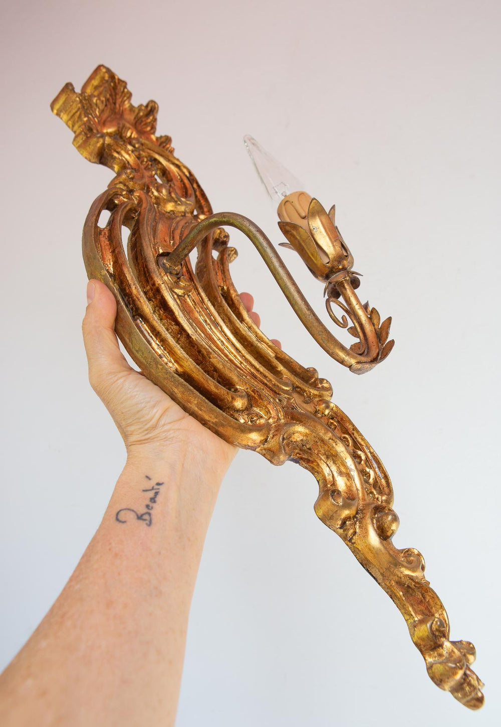 Pareja apliques italianos madera dorada c. 1970/80 (56 cm)