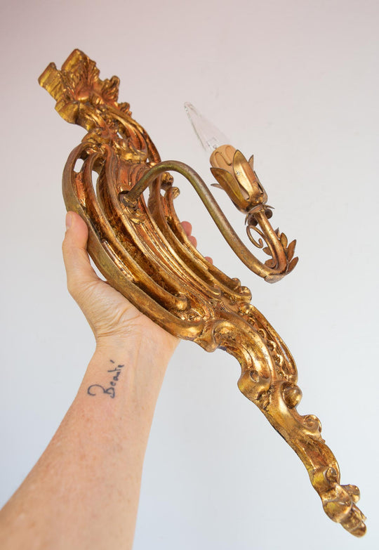 Pareja apliques italianos madera dorada c. 1970/80 (56 cm)