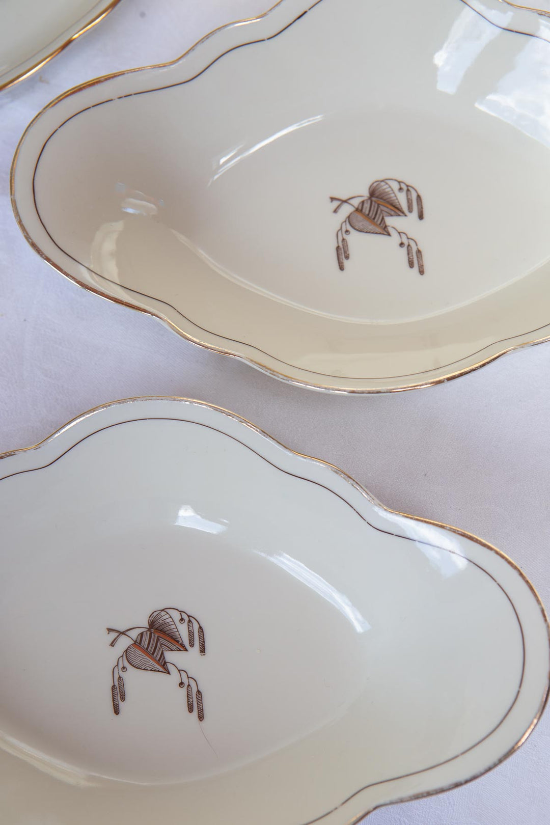 Vajilla porcelana sueca Hackefors para 11 beige filo dorado (42 PIEZAS)