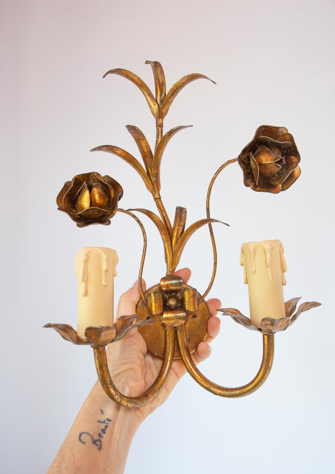 Aplique metal dorado hojas y flores c. 1970 (32 cm)