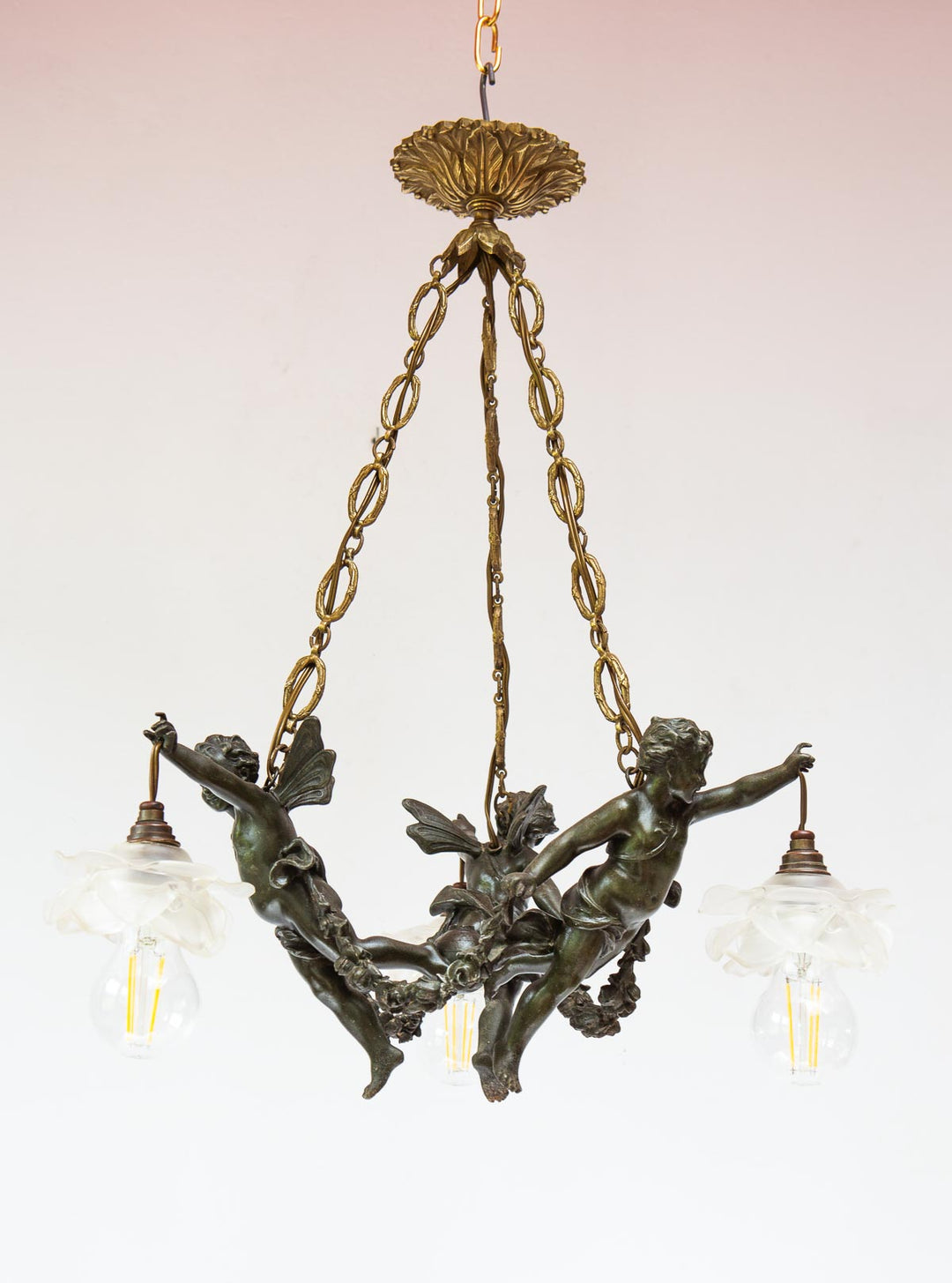antigua lampara techo con angeles putti amorcillos cupidos chandelier