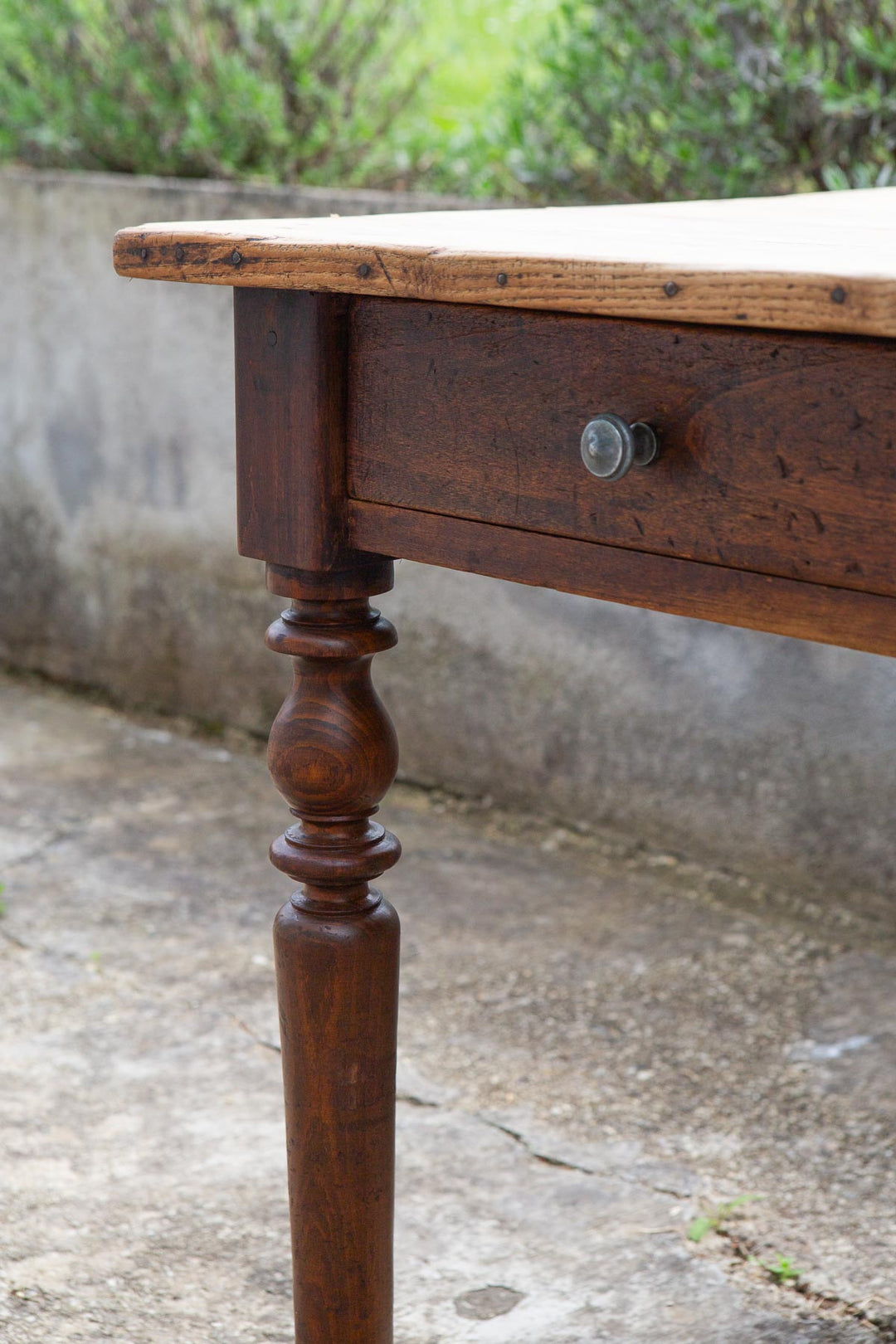 Mesa de cocina o granja (table de ferme) francesa en madera de pino 1880-1910 (101 cm)