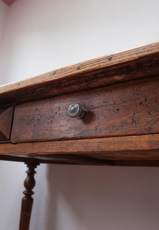 Mesa de cocina o granja (table de ferme) francesa en madera de pino 1880-1910 (101 cm)