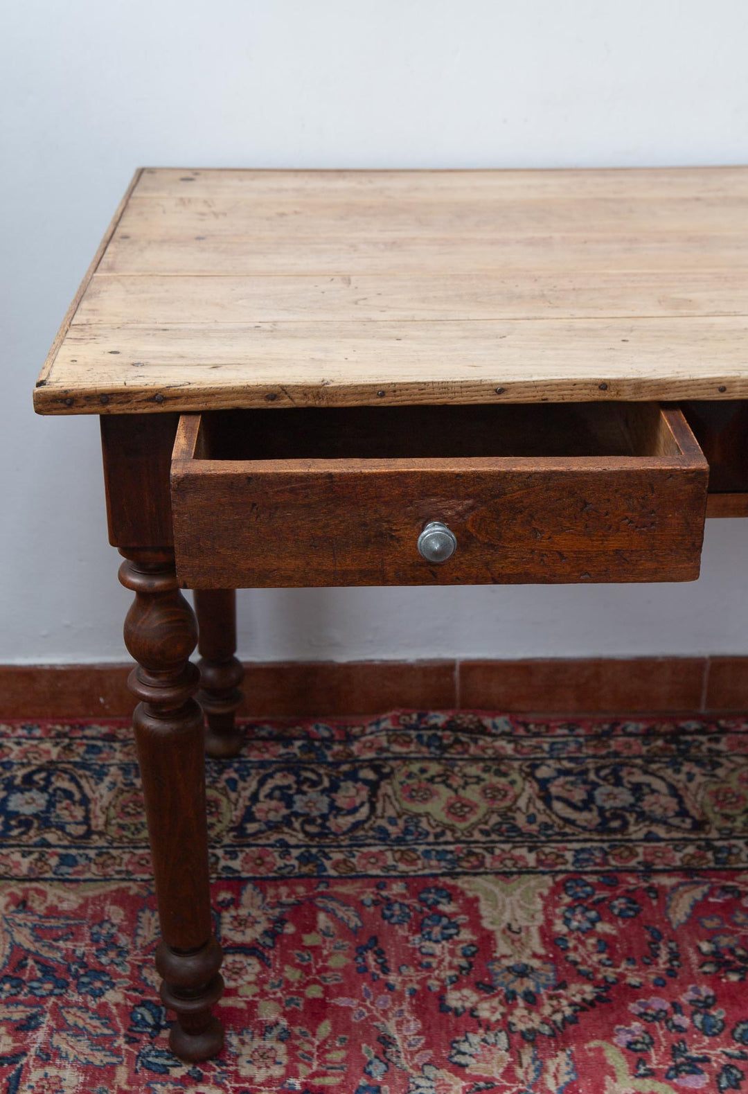 Mesa de cocina o granja (table de ferme) francesa en madera de pino 1880-1910 (101 cm)
