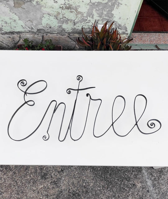 Antiguo cartel de pared "Entrée" en hierro forjado – Francia (84 cm)