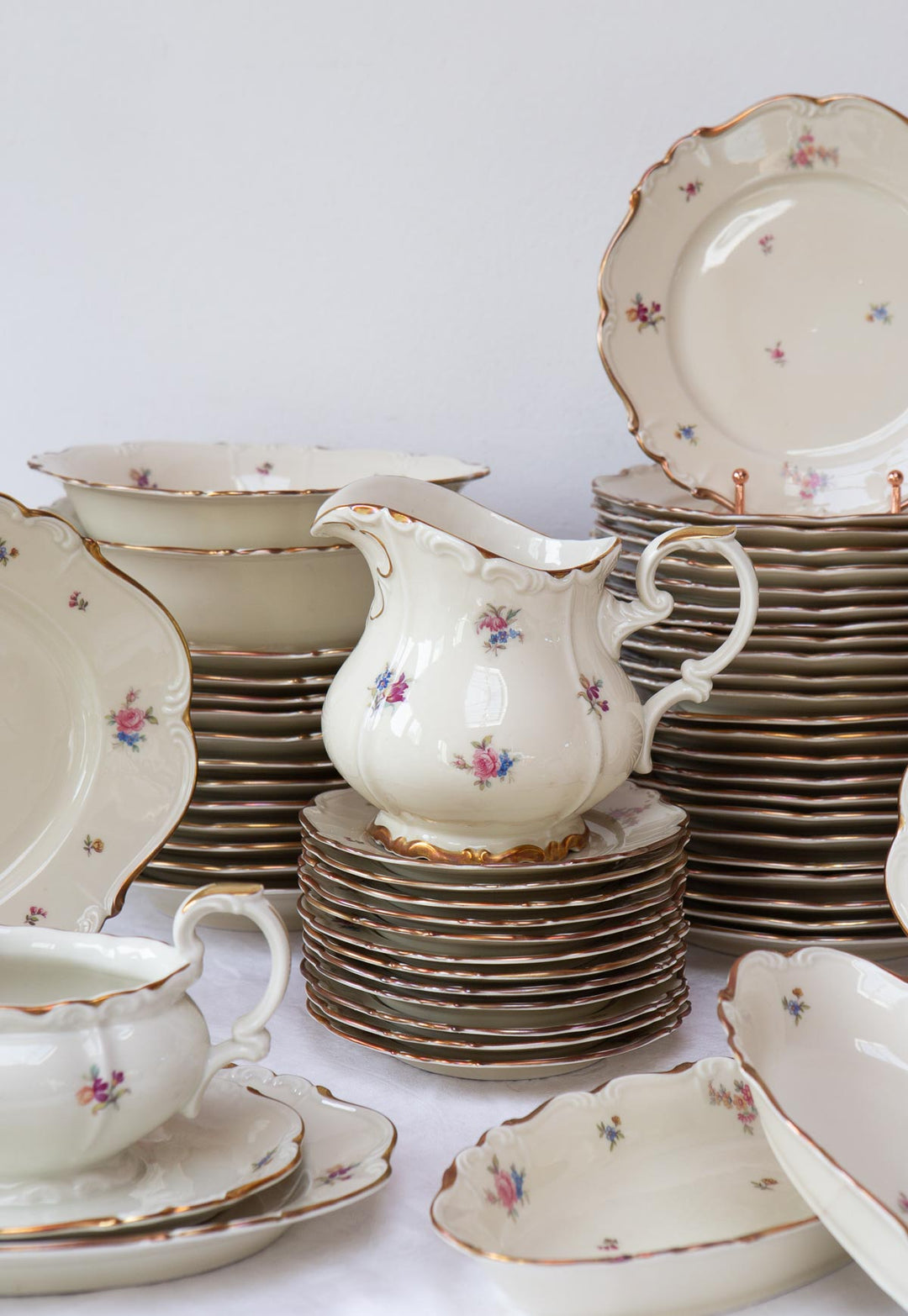 vajilla sueca porcelana hackefors 1960 crema y florecillas 