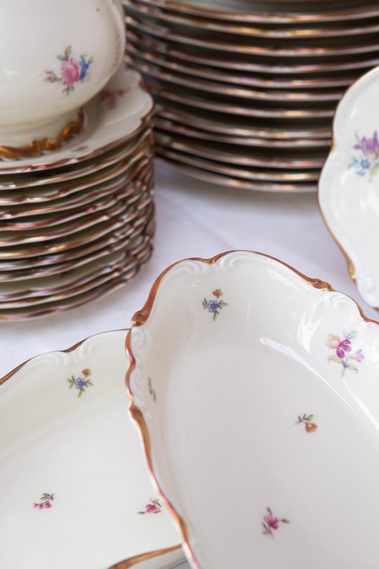 Vajilla porcelana sueca Hackefors para 12 con florecillas c. 1960 (58 PIEZAS)