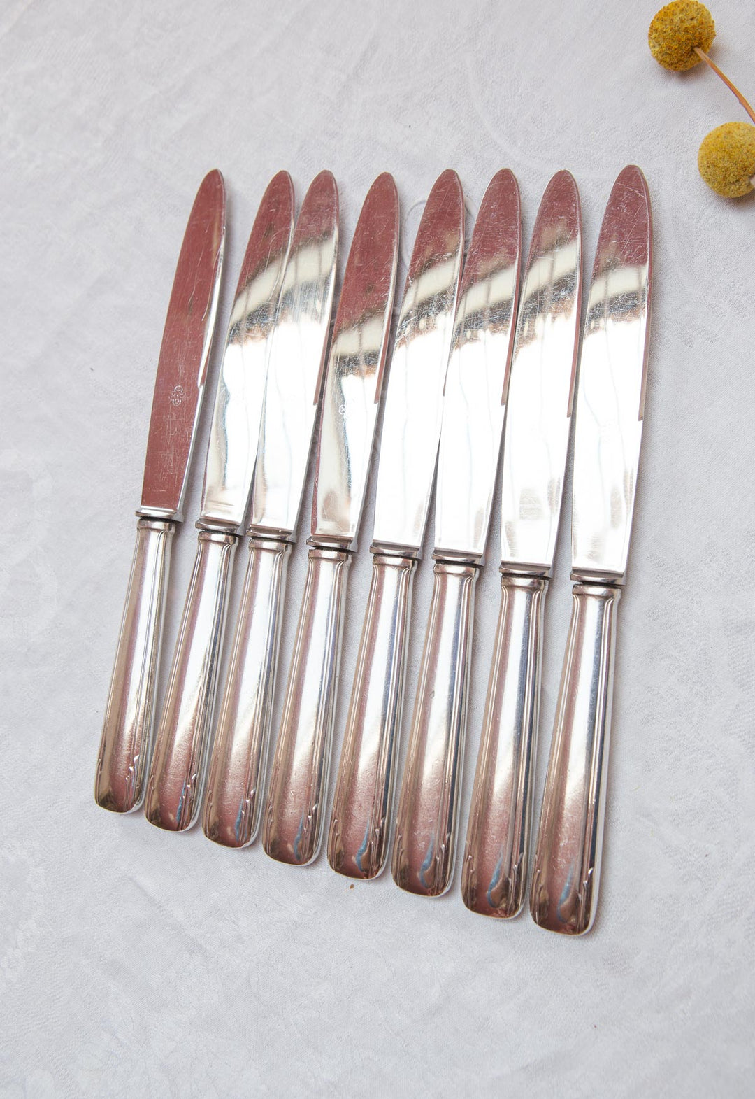 Juego 8 cuchillos MESA franceses Metalblanc estilo art decó c. 1950s