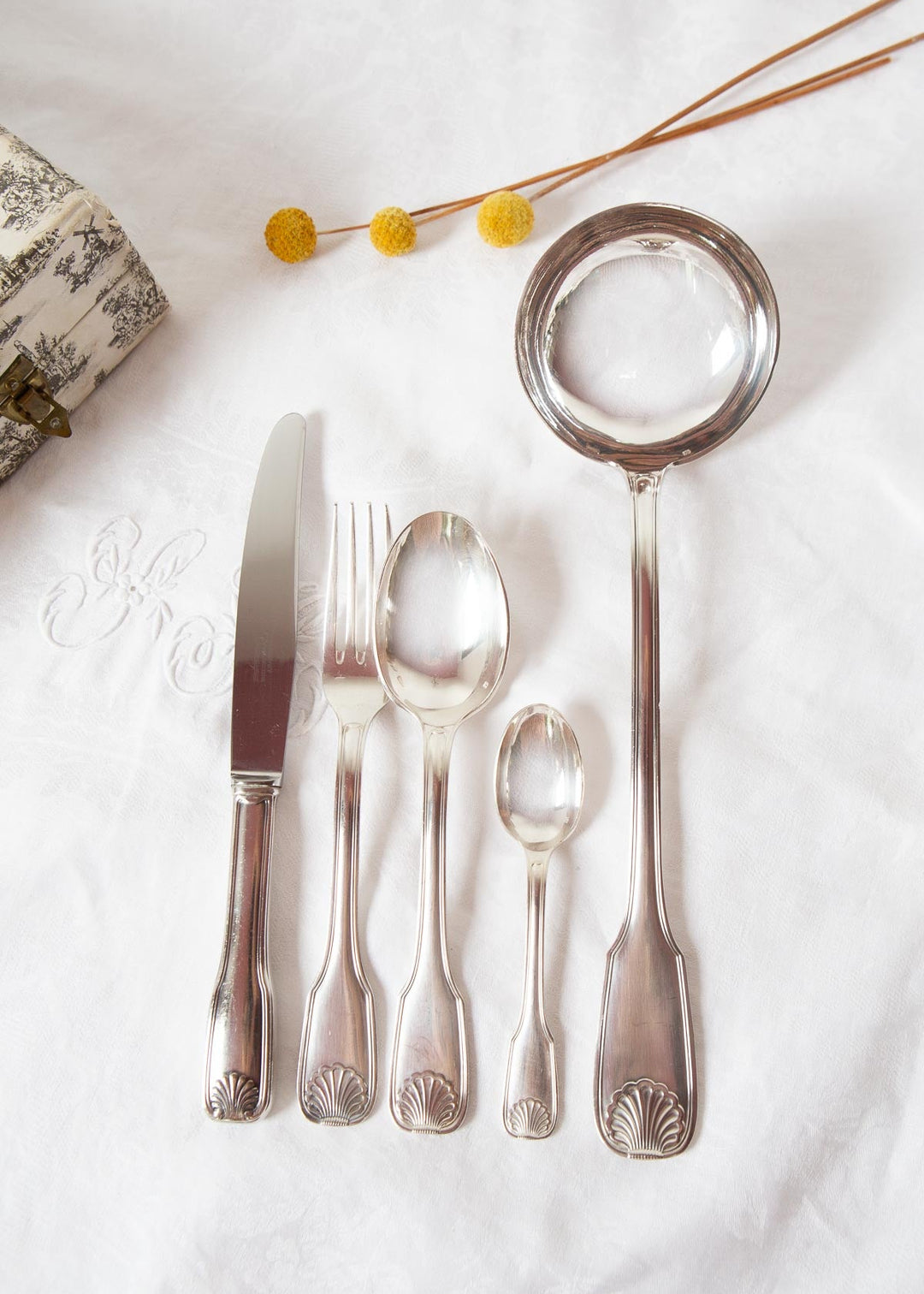 CUBERTERÍA ANTIGUA FRANCESA FRANÇOIS FRIONNET METAL BAÑO PLATA COQUILLE