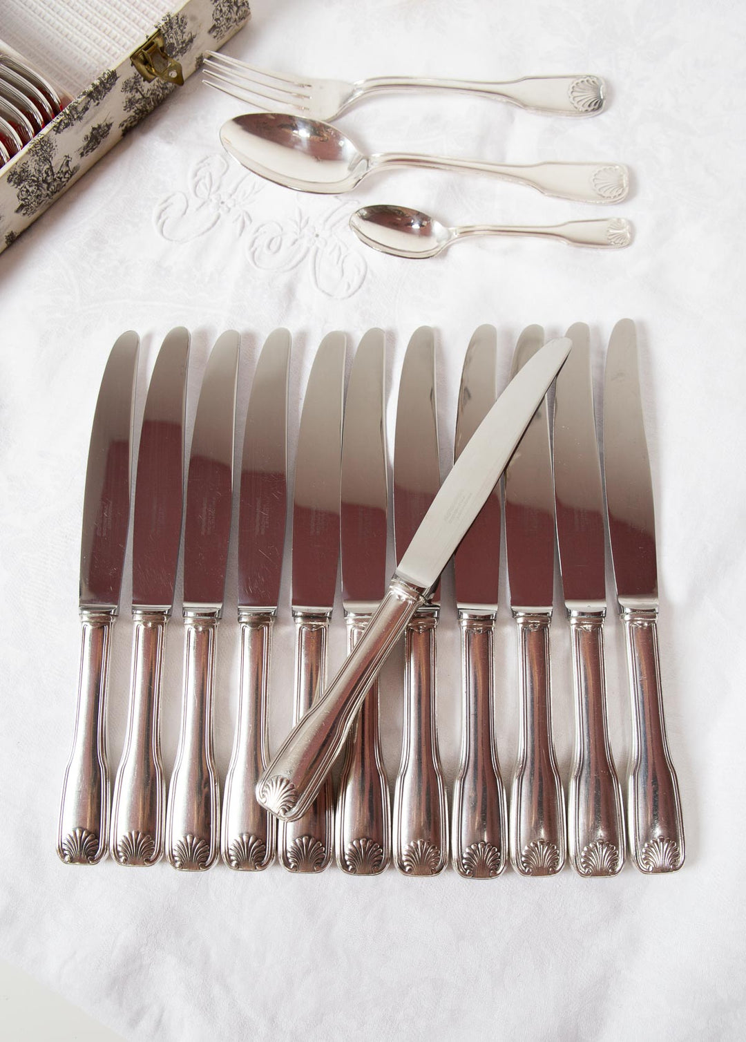 CUBERTERÍA ANTIGUA FRANCESA FRANÇOIS FRIONNET METAL BAÑO PLATA COQUILLE