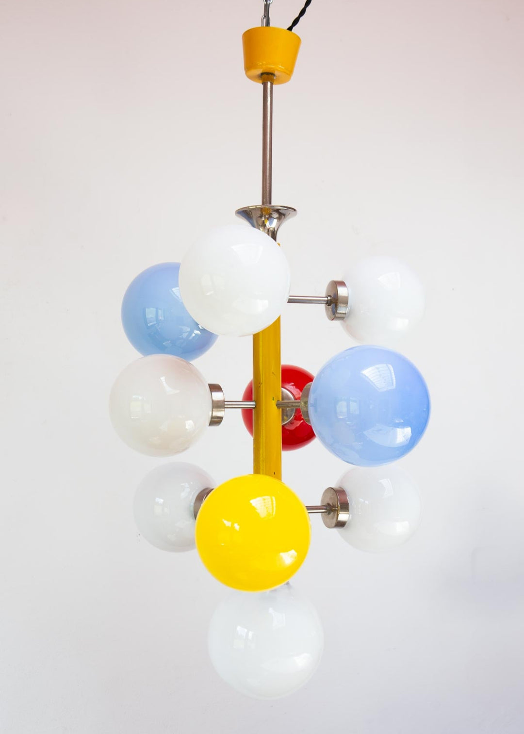 lampara techo space age metal amarillo bolas opalina colores