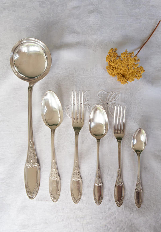 Gran cubertería francesa "metal argenté PARA 12 ERCUIS EMPIRE c. 1930/40 (61 PIEZAS)