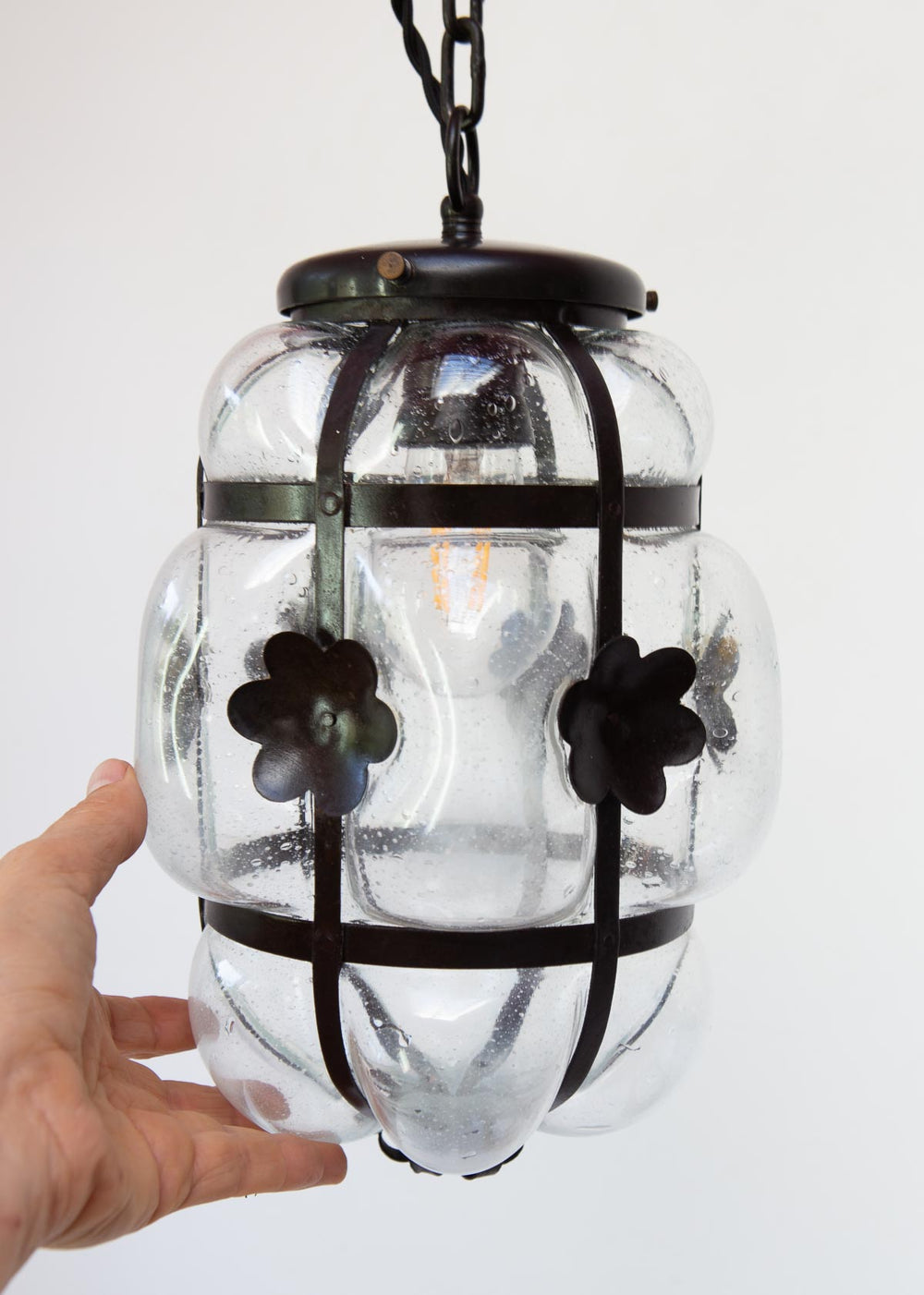 pequeno farol cristal y metal negro flores vintage lantern