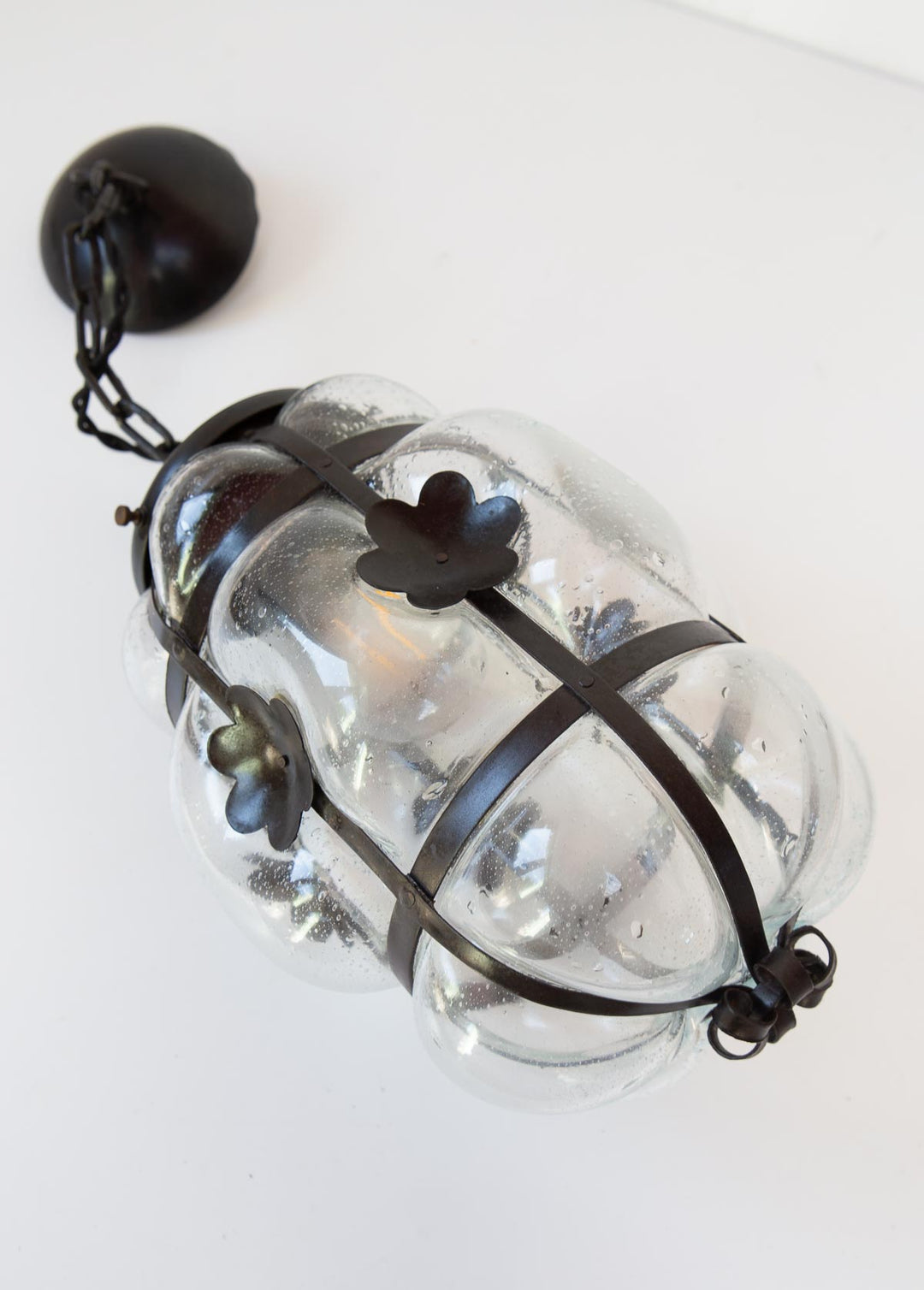 pequeno farol cristal y metal negro flores vintage lantern