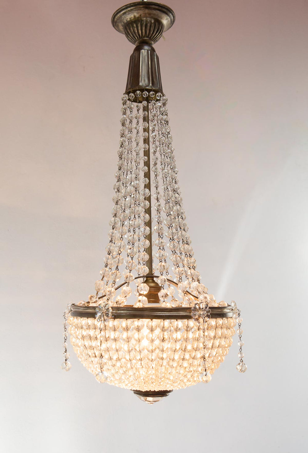 Antiguo chandelier cristal checo y latón plateado c. 1910-1930s