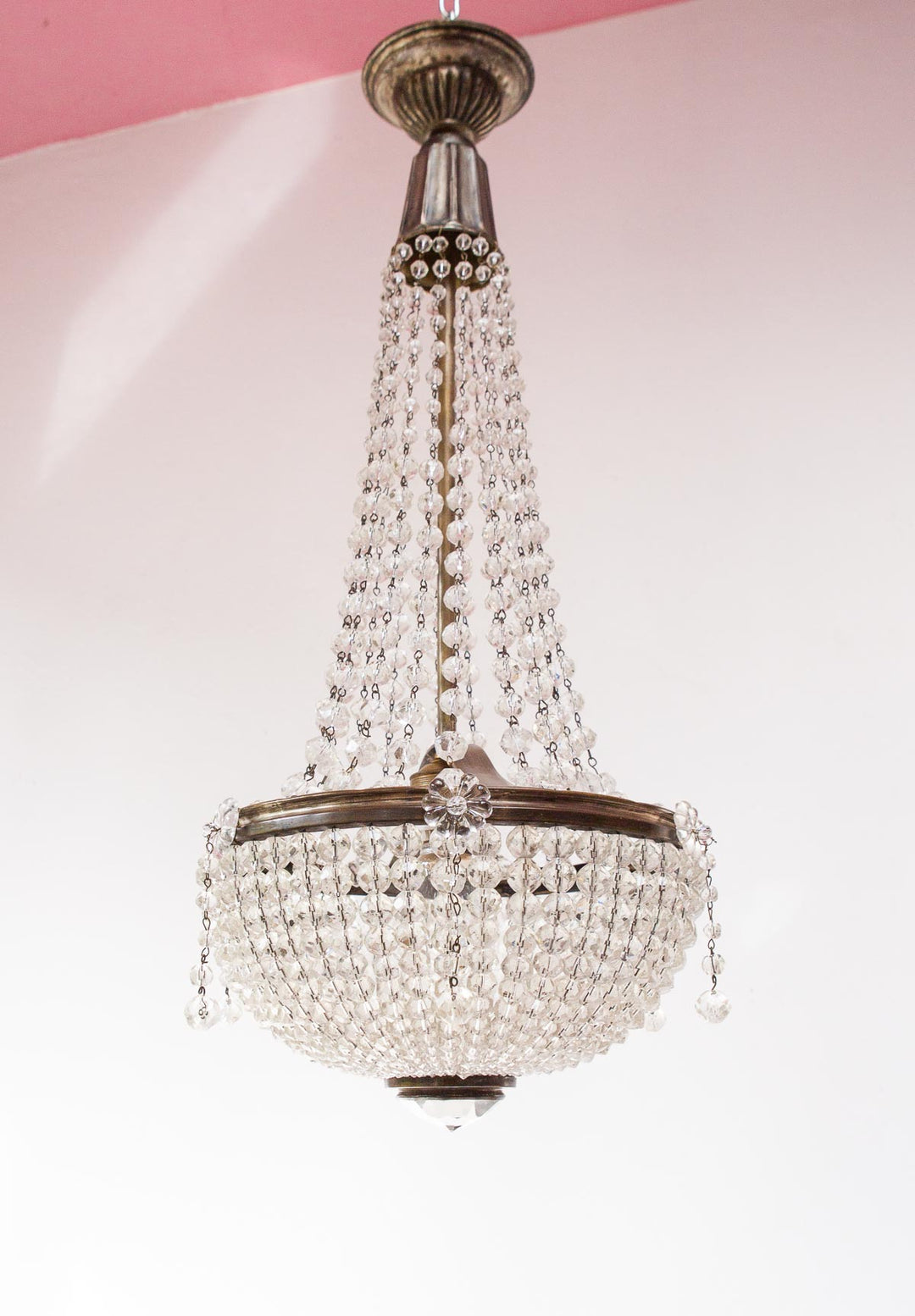 Antiguo chandelier cristal checo y latón plateado c. 1910-1930s