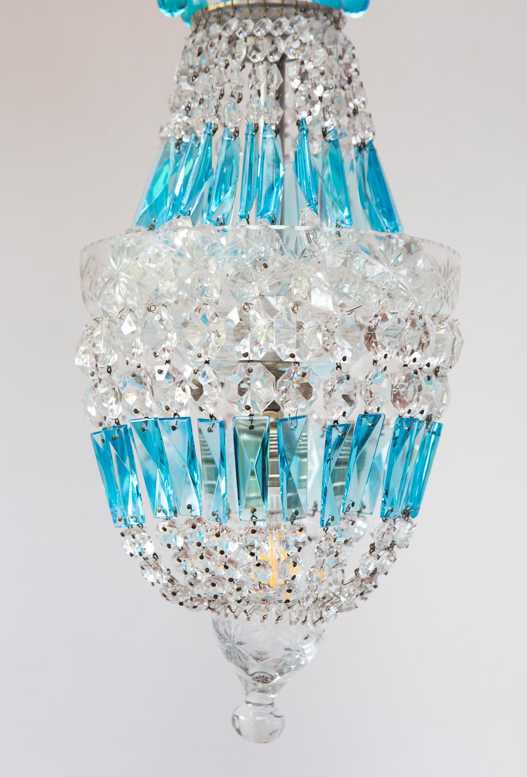 Plafón francés o checo con cristales azules c. 1960s (21 cm)