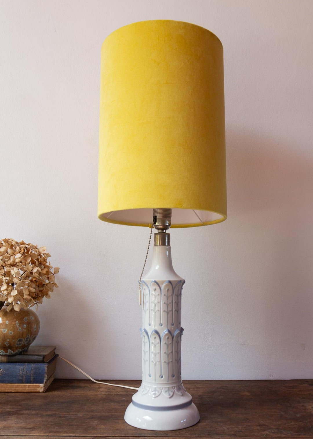 lampara mesa lladro porcelana pantalla terciopelo amarillo