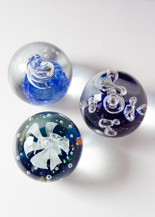 pisapapeles cristal con incrustaciones 
