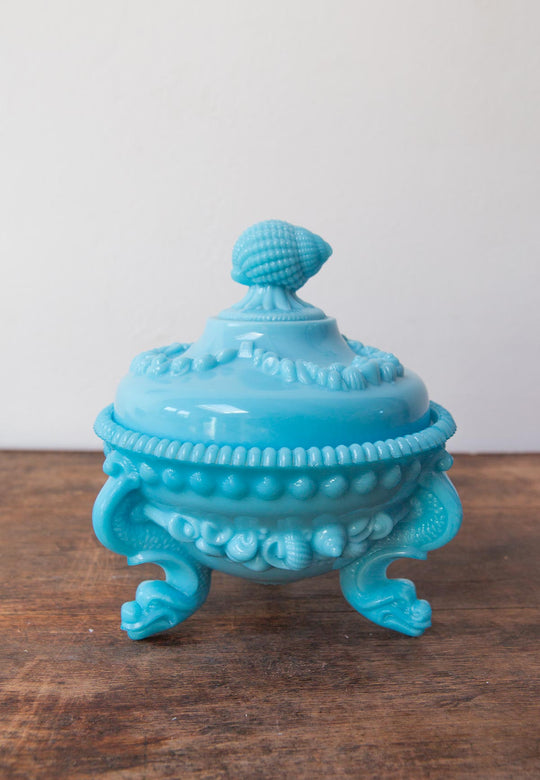Bombonera o azucarero en opalina azul (15 cm)