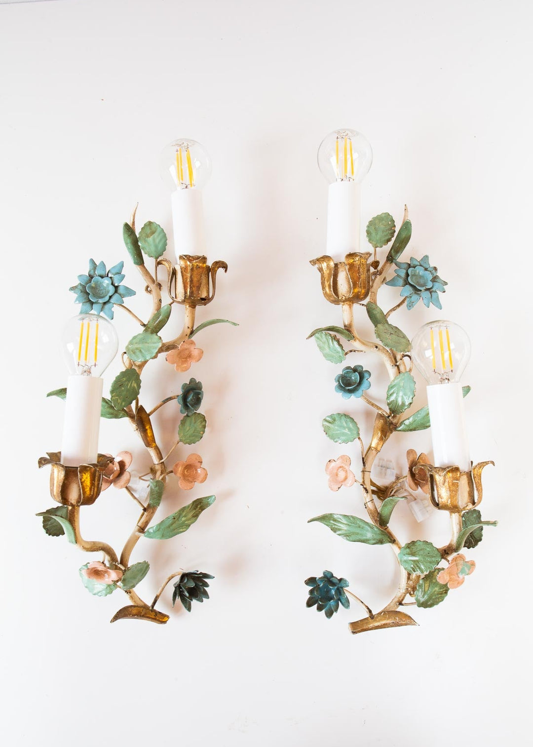 pareja apliques vintage italianos metal colores hojas y flores