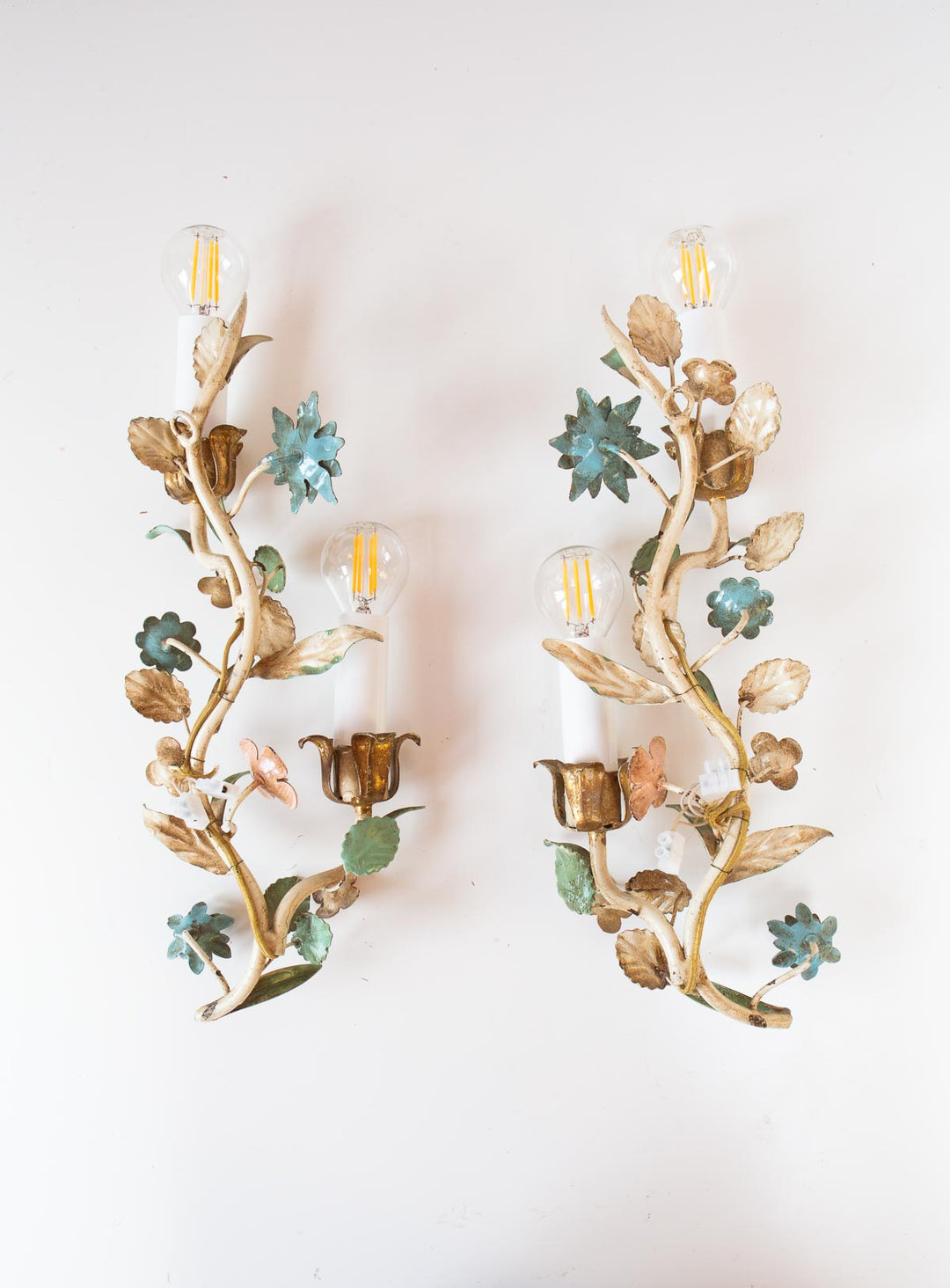 pareja apliques vintage italianos metal colores hojas y flores