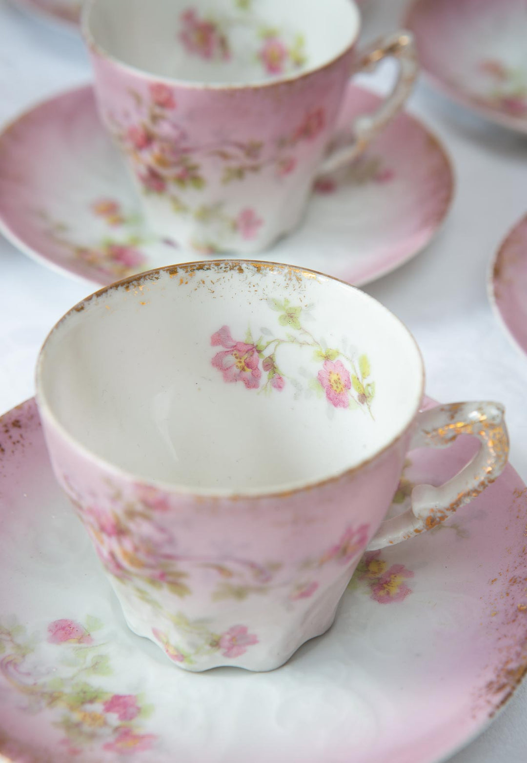 Juego de cafe porcelana francesa rosa y florecillas antiguo