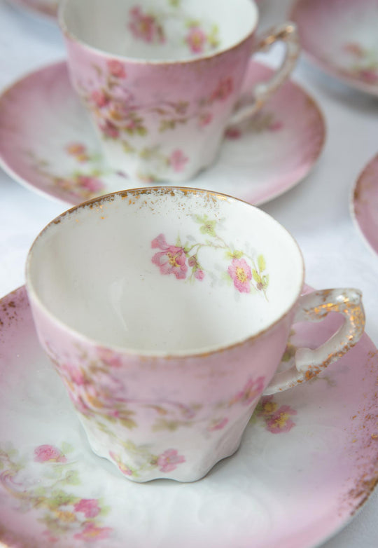 Juego de cafe porcelana francesa rosa y florecillas antiguo