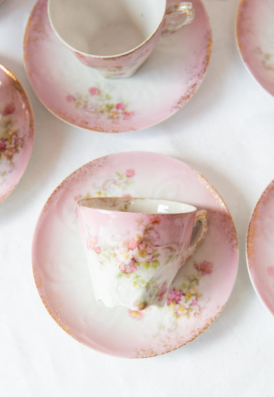 Juego de cafe porcelana francesa rosa y florecillas antiguo