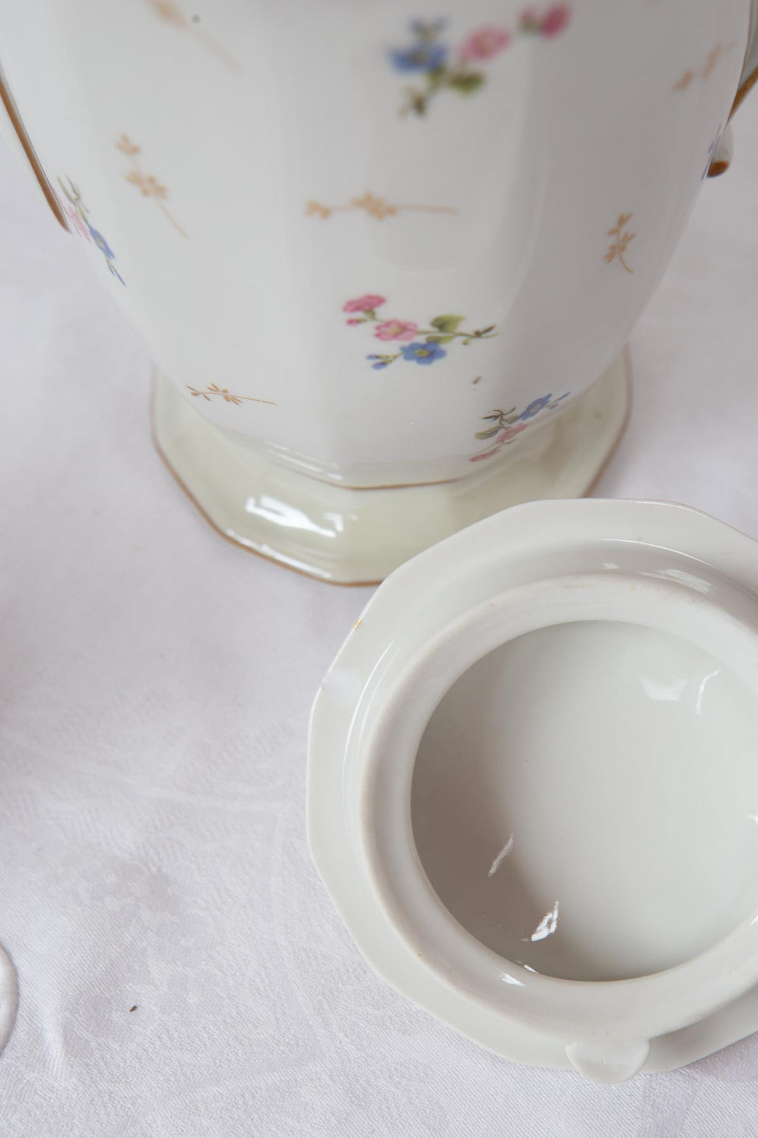 Juego de café en porcelana Limoges Bernardaud, años 1920–1930, 8 SERVICIOS