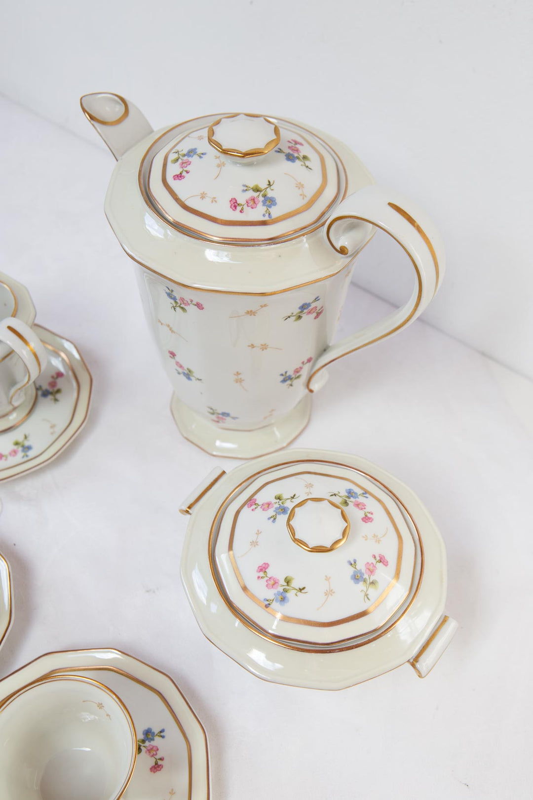 Juego de café en porcelana Limoges Bernardaud, años 1920–1930, 8 SERVICIOS