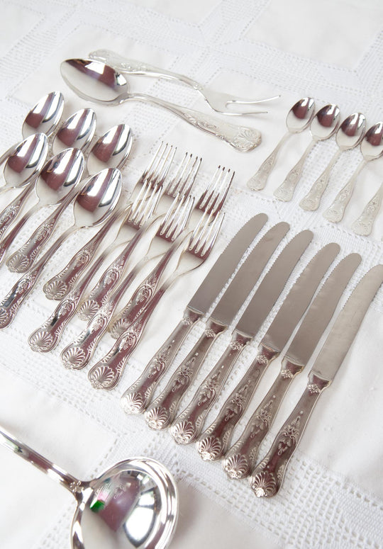 Cubertería de MESA francesa PARA 6 "coquille" c. 1970 (27 PIEZAS). 2 DISPONIBLES