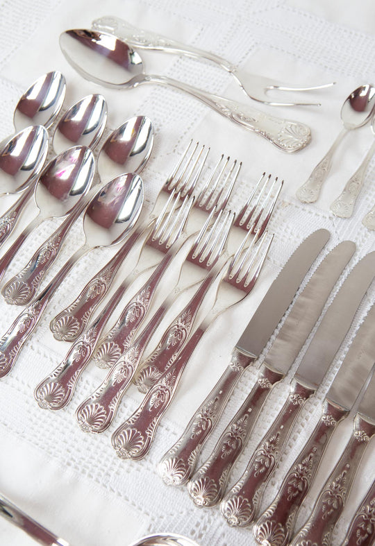 Cubertería de MESA francesa PARA 6 "coquille" c. 1970 (27 PIEZAS). 2 DISPONIBLES