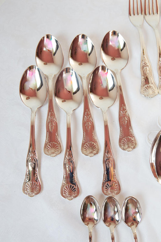 Cubertería de MESA francesa PARA 6 "coquille" c. 1970 (27 PIEZAS). 2 DISPONIBLES