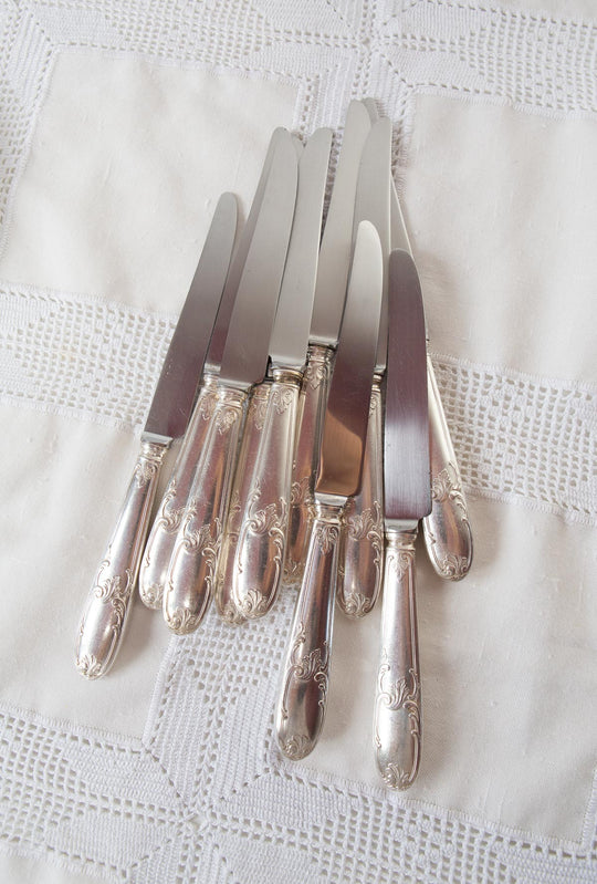 Juego 10 cuchillos MESA franceses estilo Louis XV baño plata c. 1940s