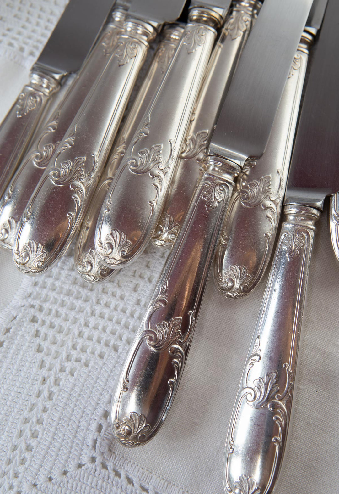 Juego 10 cuchillos MESA franceses estilo Louis XV baño plata c. 1940s
