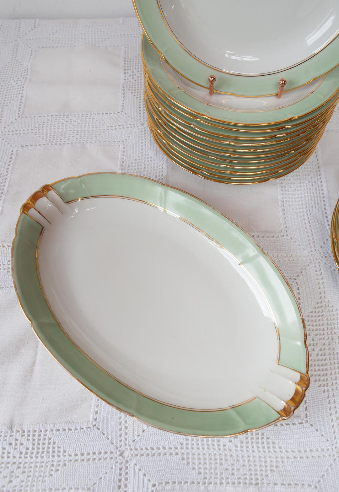 Juego 7 platos semil-hondos porcelana Limoges CB Cie + Fuente c. 1940s-60s