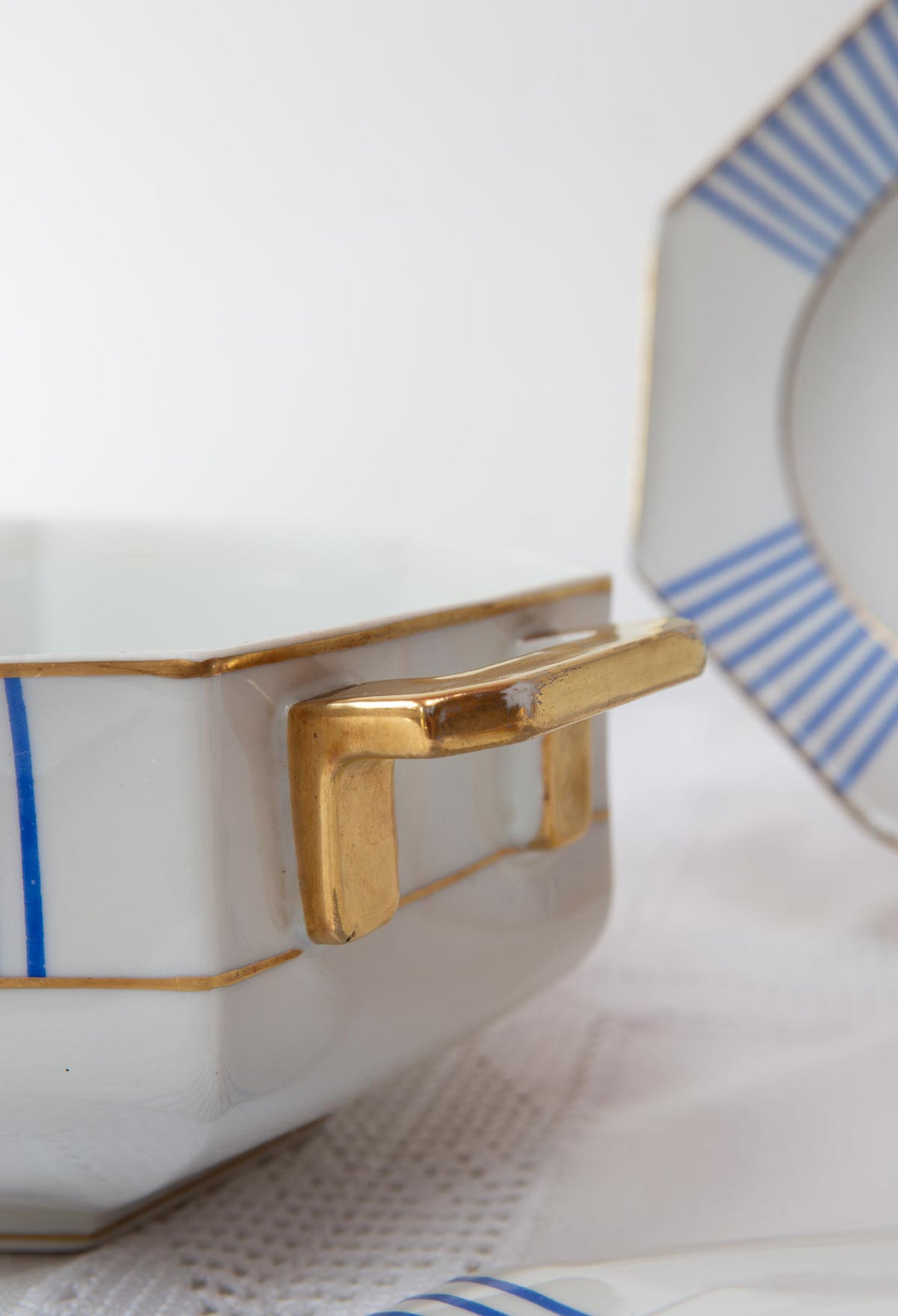 Antigua sopera con bandeja francesa Lanternier Limoges c. 1920