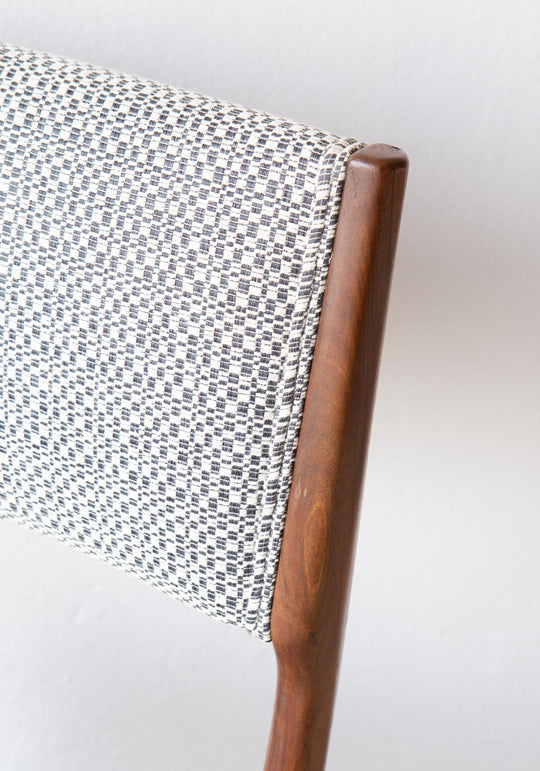 Silla estilo nórdico años 50 nogal europeo tapizado nuevo