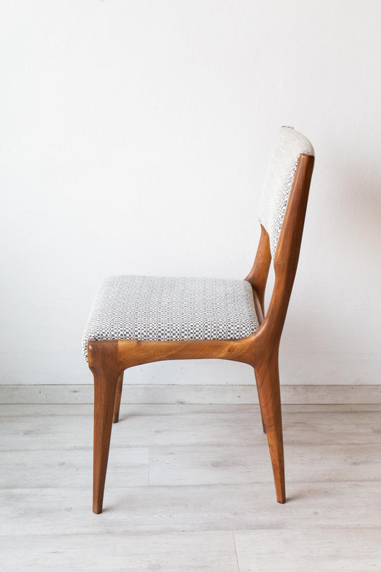 Silla estilo nórdico años 50 nogal europeo tapizado nuevo