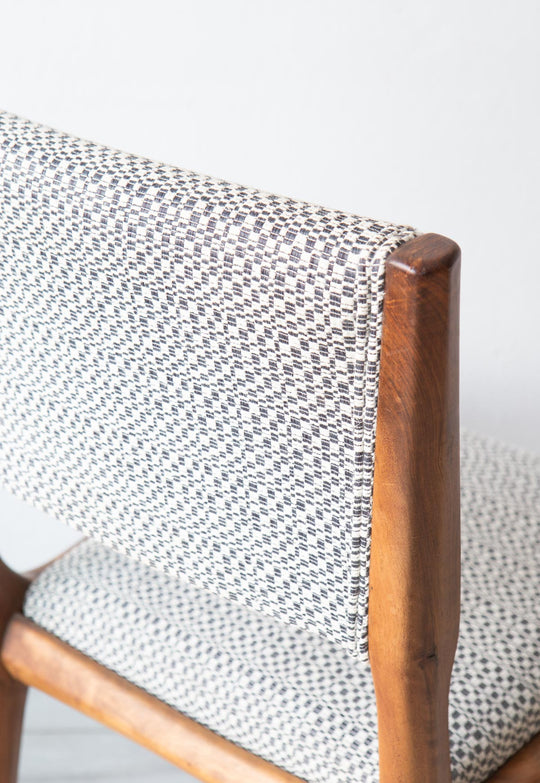 Silla estilo nórdico años 50 nogal europeo tapizado nuevo