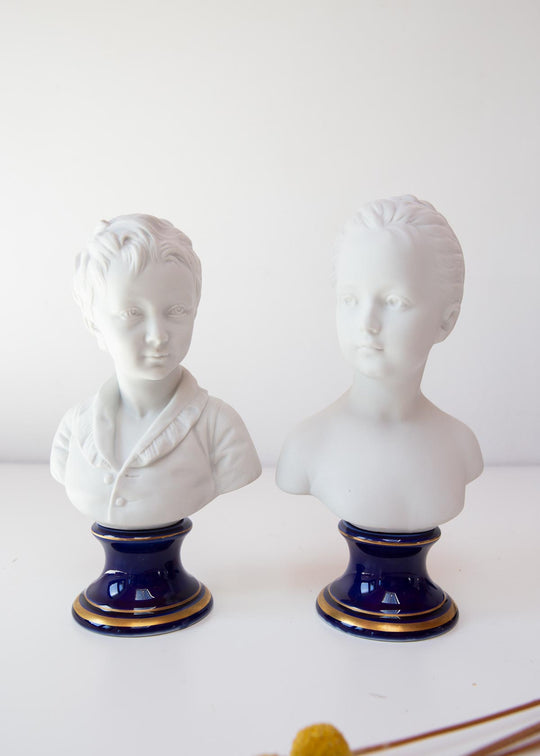 Pareja bustos niño y niña porcelana biscuit Limoges HOUDON (20 cm)