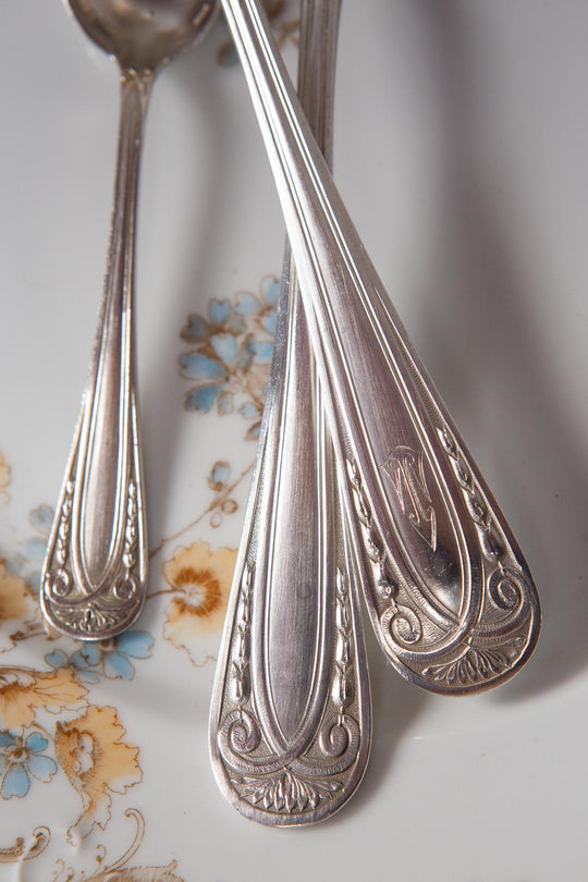 cuberteria francesa antigua con iniciales art deco