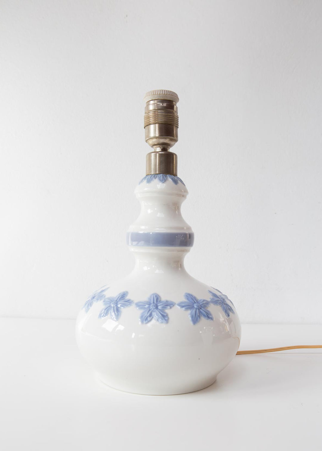 lampara mesa vintage lladró porcelana flores azules 