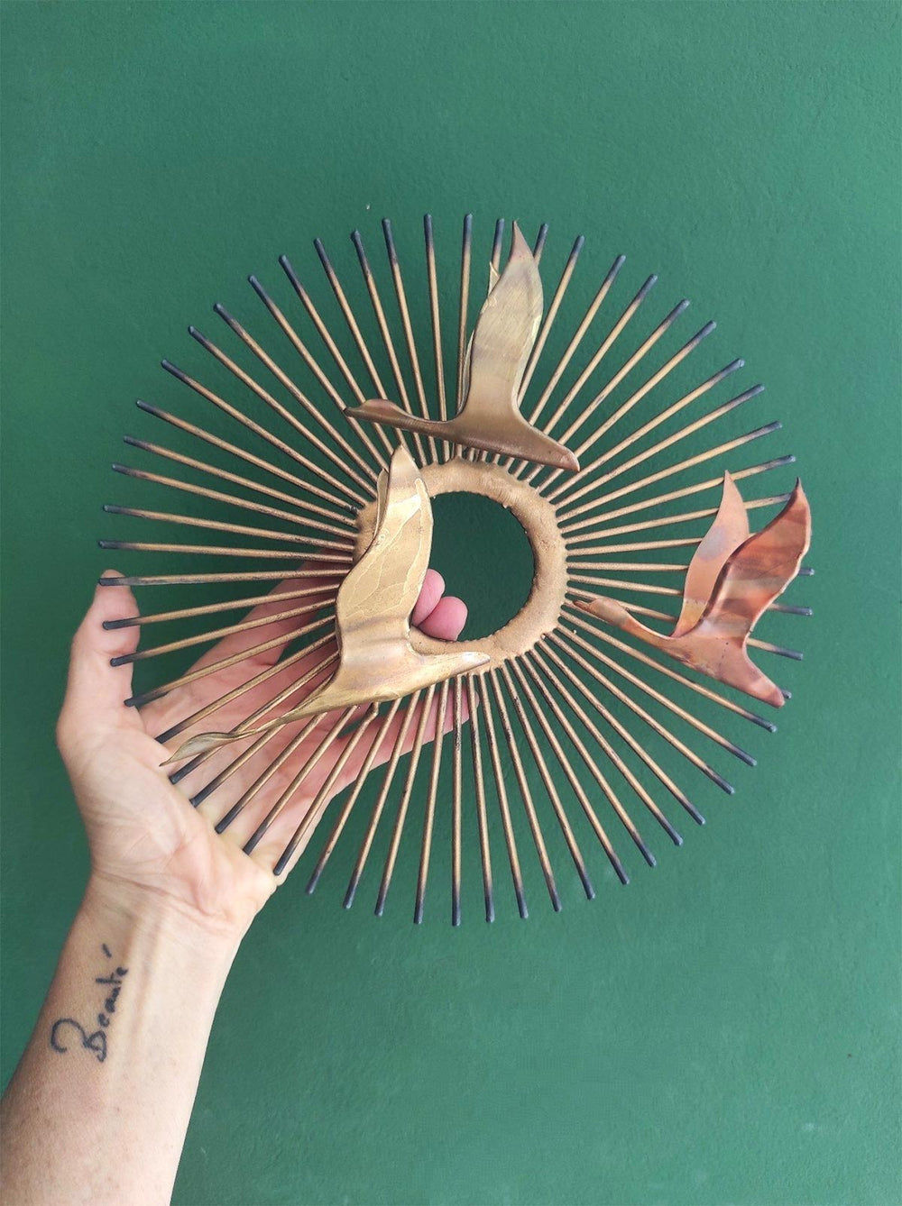 Escultura sol pájaros metal atribuida Curtis Jeré años 60/70 (26 cm)