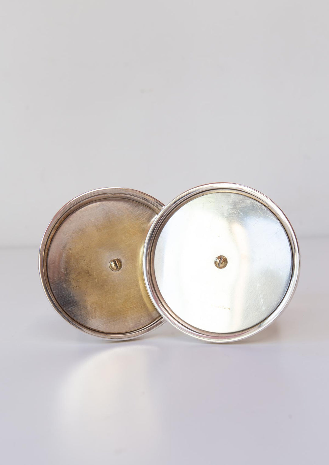 Pareja candeleros suecos latón con baño plata