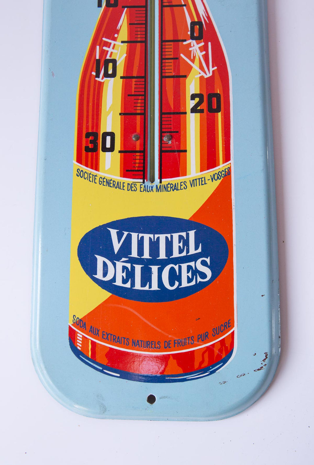 Placa metálica publicitaria termómetro Vittel Delices c. 1950s (69*19 cm)