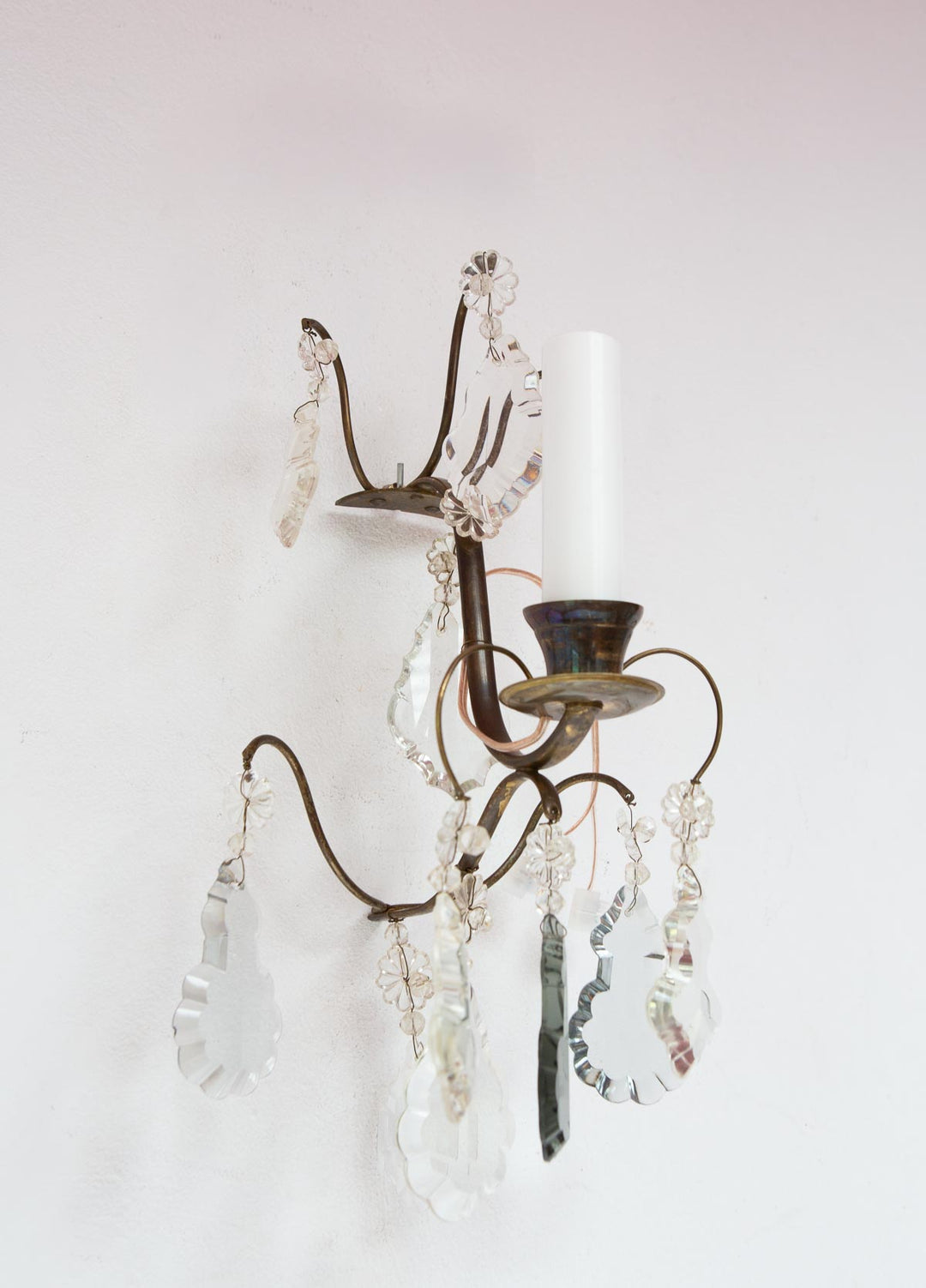 Pareja de apliques suecos latón patinado y cristales c. 1980s (35 cm)