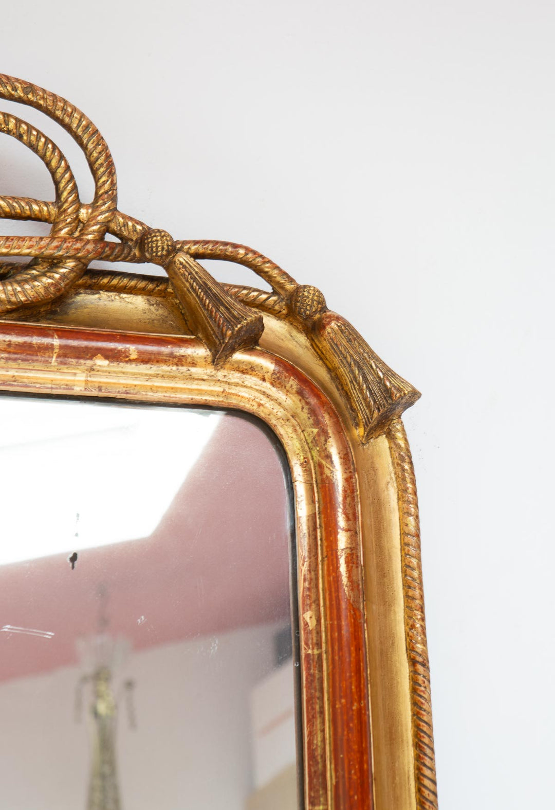 Gran espejo francés al mercurio estilo Louis XVI con copete lazo s. XIX (120*71 cm)